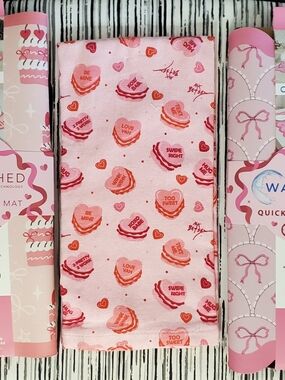 Betsey Johnson Towel with 2 Watershed Quick-Dry Dish Mats